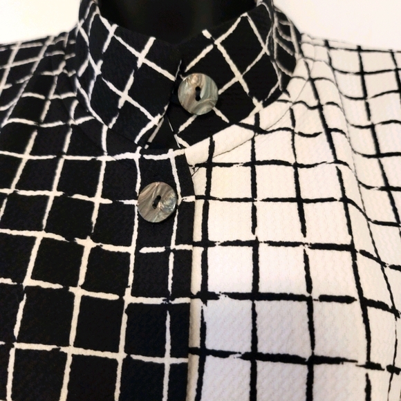 Super cool black and white button down shirt. - Picture 2 of 4